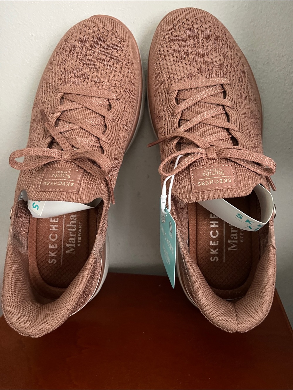Brand new,Skechers Womenβs Knit Lace-Up Sneakers in Dusty Rose. Original box.